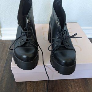 Shellys London platform boots (mint condition)